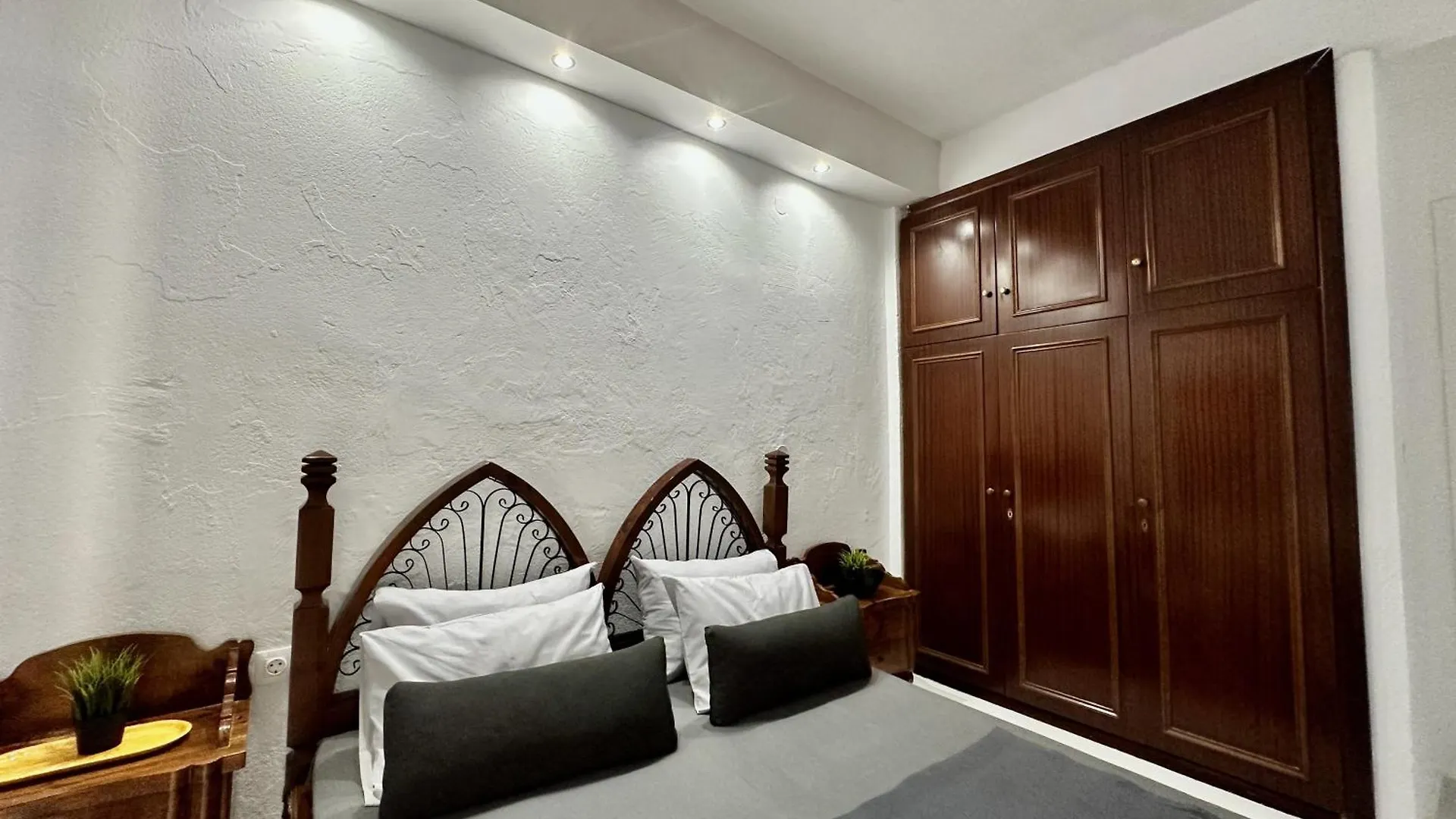 Four Seasons - The White Queen House Kryopigi Grekland