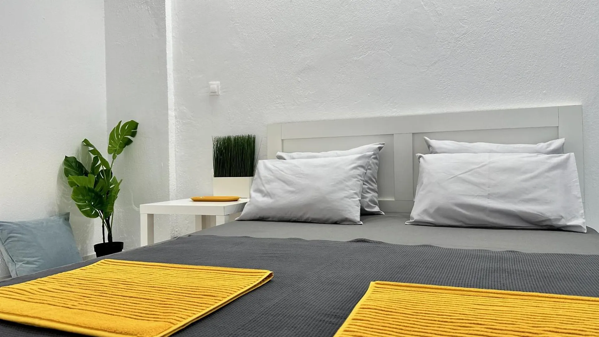 Semesterbostad Four Seasons - The White Queen House Kryopigi